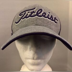 TITLEIST ladies golf cap.